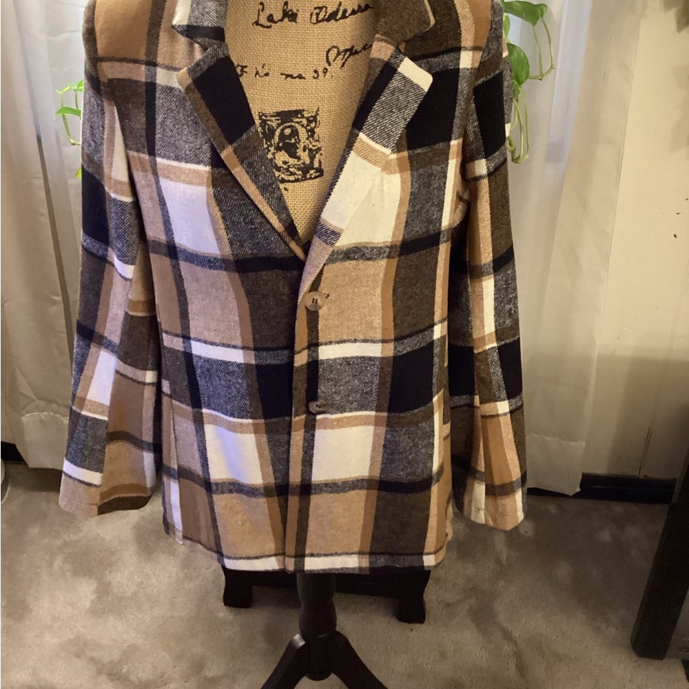 Blazer - Picture 4 of 4